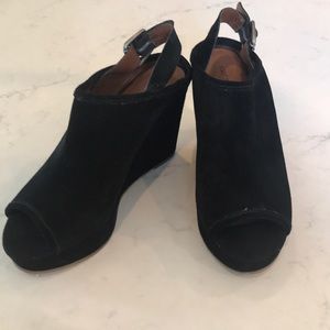 Lucy Brand Wedge platform sandals